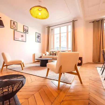 Tbs 326 - Superb With Eiffel Tower View *