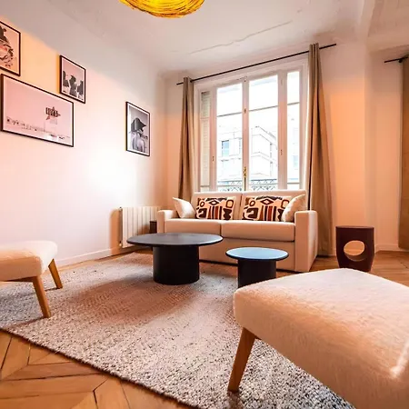 Tbs 326 - Superb With Eiffel Tower View